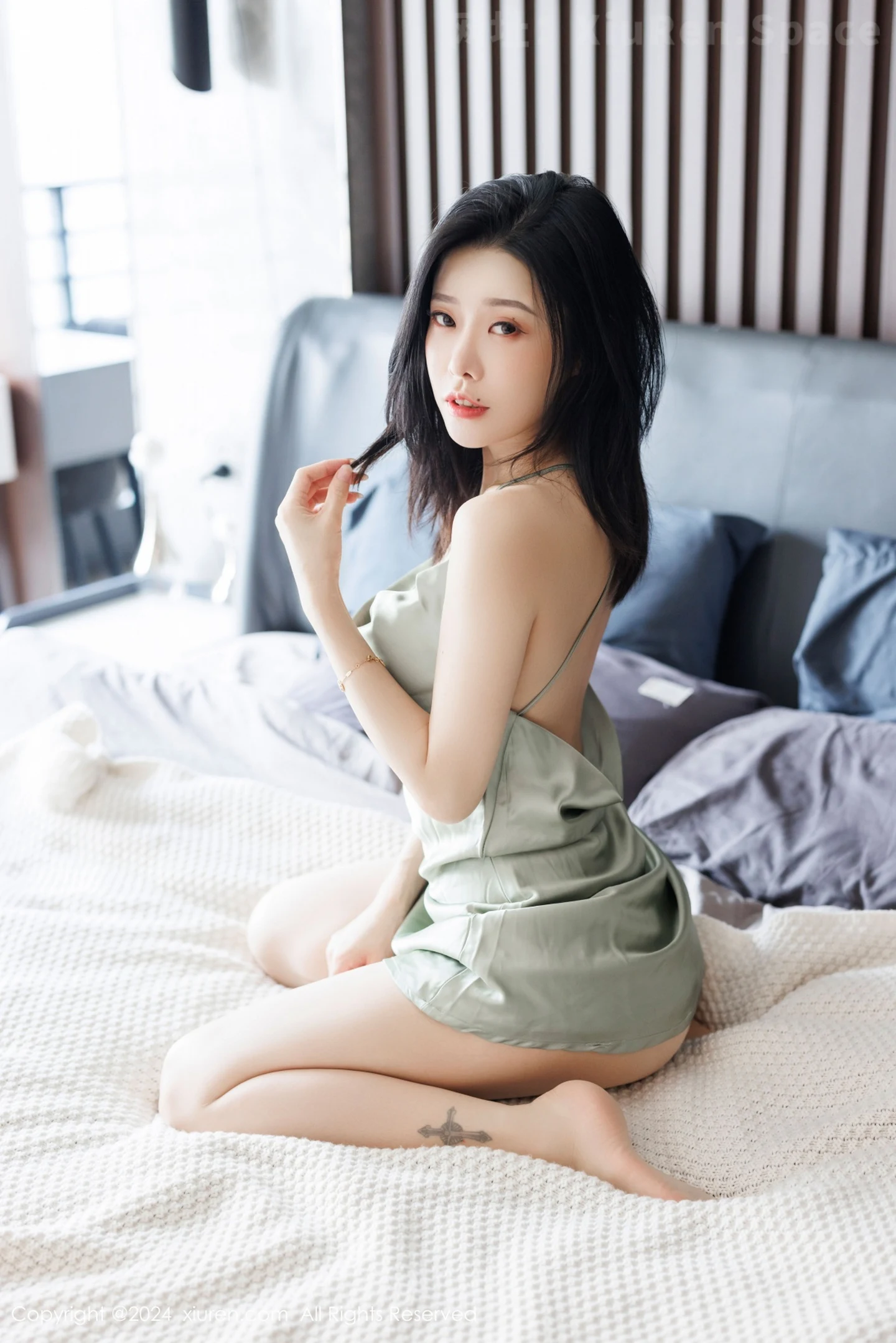 图片[6]-[XiuRen秀人网] VOL.9264 模特luvian本能性感浅绿露肩吊带露红色内衣秀凹凸身材诱惑写真52P-秀人网官方网站